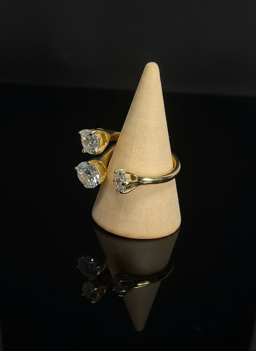 Anello Tre Brillantini in Acciaio – Punti Luce a Gradazione