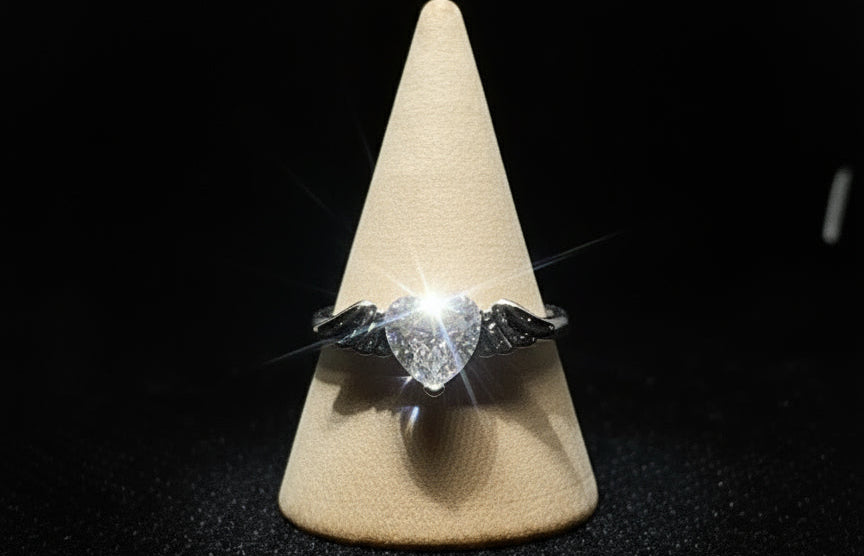 Anello Cuore e Ali 🖤 con Cristallo Regolabile in Acciaio Inossidabile