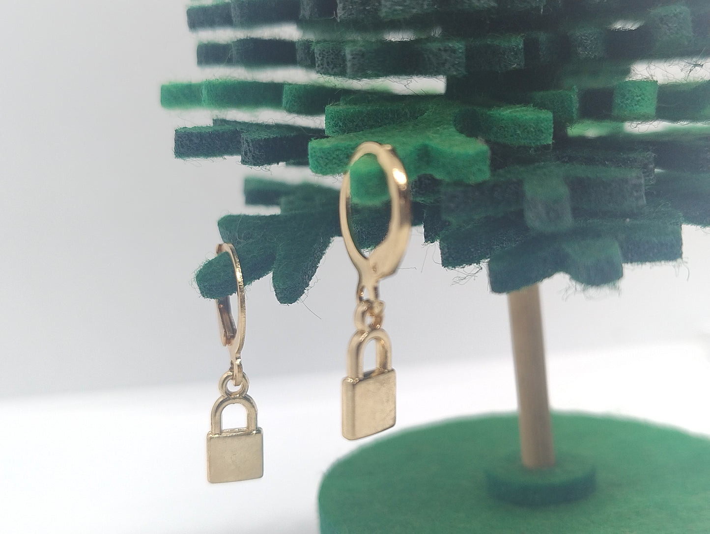 (omaggi)Orecchini "Lock Charm"