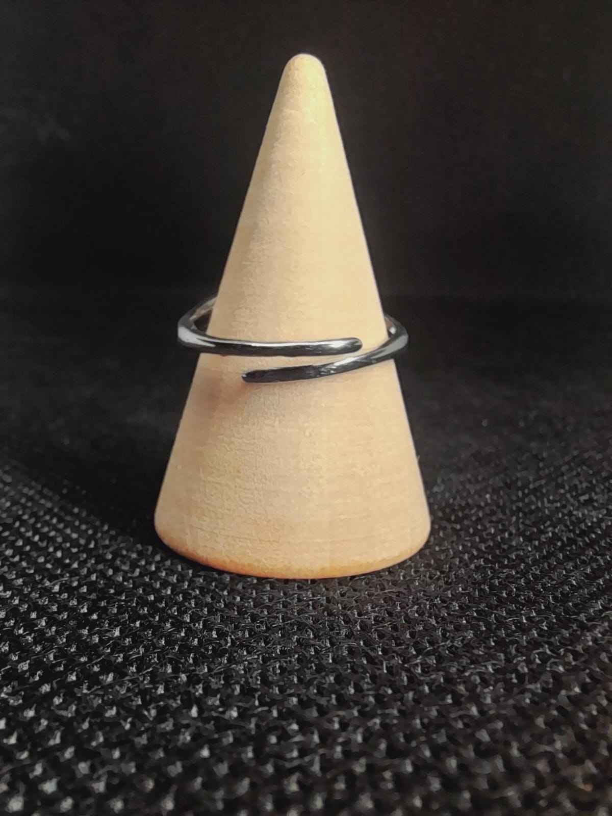 Anello Chevalier Ovale in Acciaio – Pavé di Cristalli Luminos