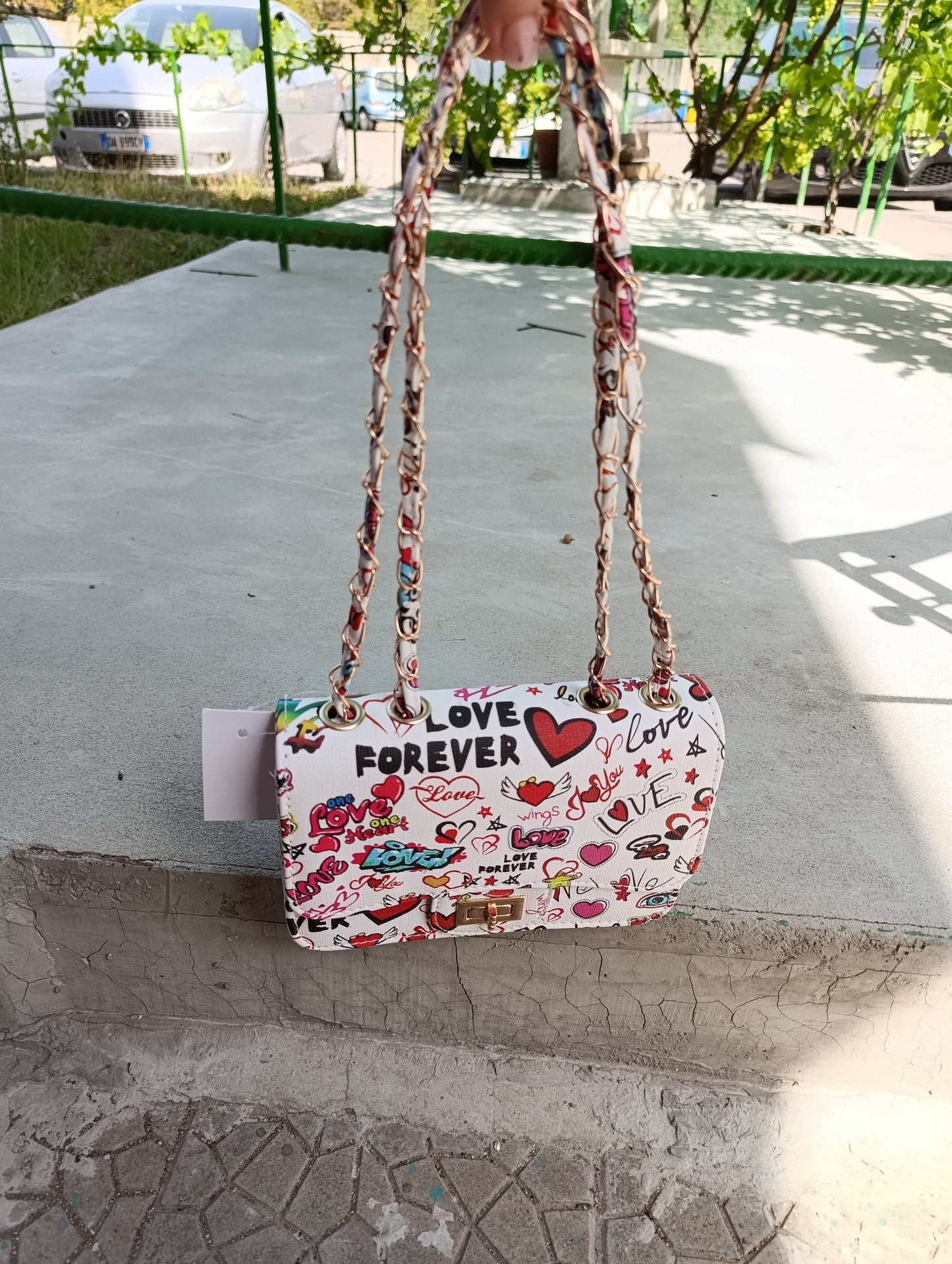 Borsa Graffiti Love bianca 🖤 Mini bag street art con catenina dorata