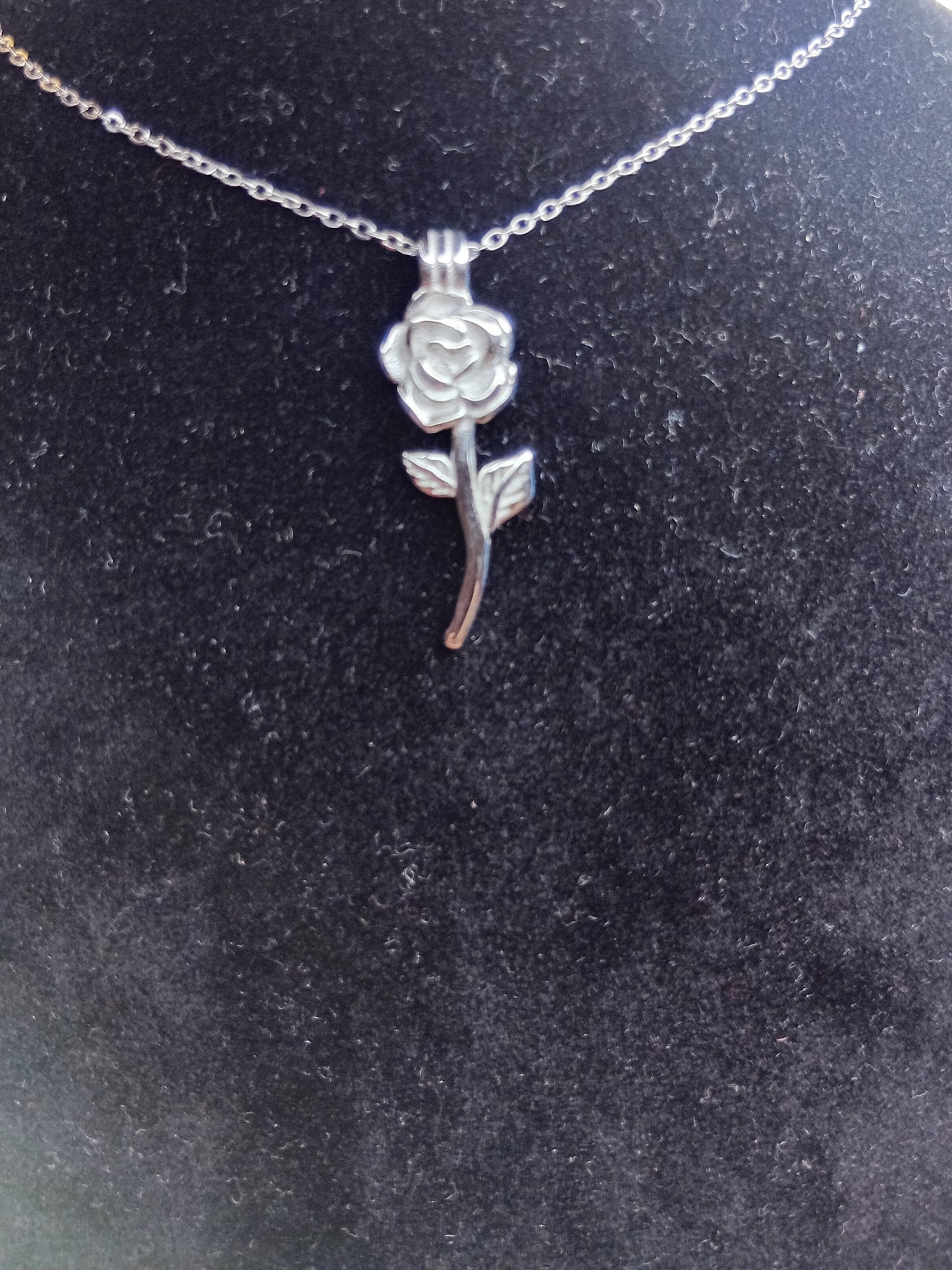 Collana Sogna Argento 🖤 Ciondolo Rosa Stilizzata in Acciaio Inossidabile 316L