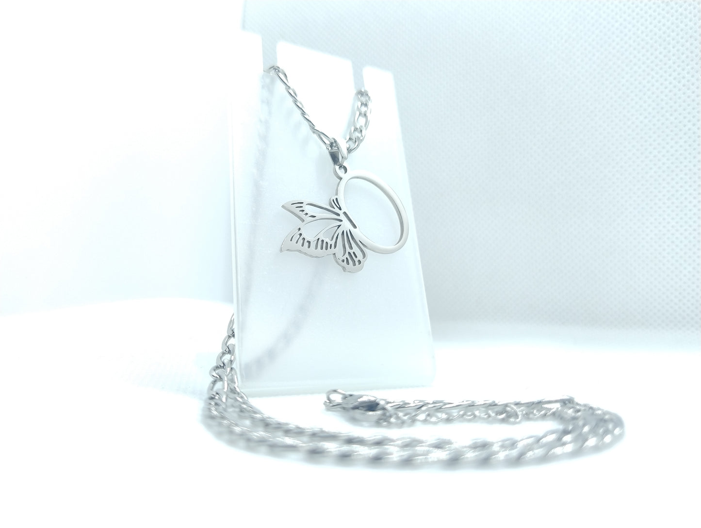 Collana Iniziale Farfalla – Acciaio Inossidabile