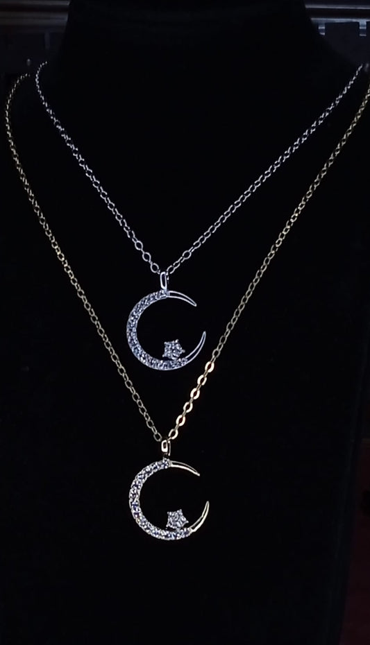 Collana Luce Lunare 🖤 Charm Luna e Stelle in Acciaio 316L su Catena in Ottone