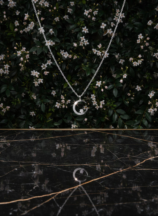 Collana Luce Lunare 🖤 Charm Luna e Stelle in Acciaio 316L su Catena in Ottone