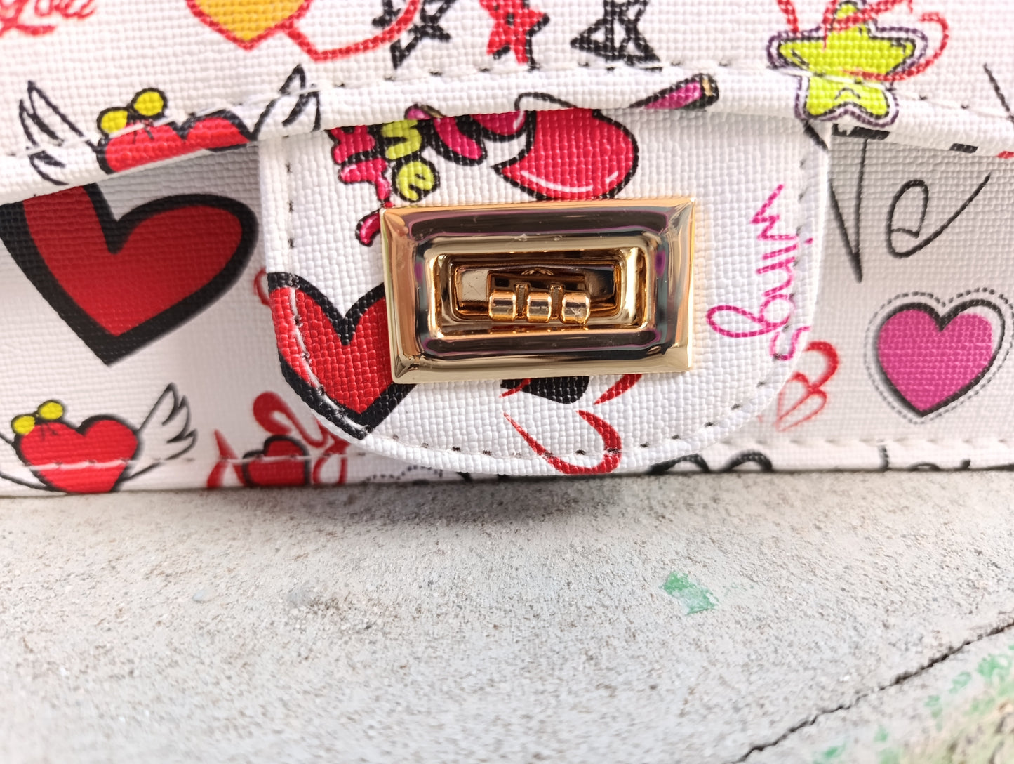 Borsa Graffiti Love bianca 🖤 Mini bag street art con catenina dorata