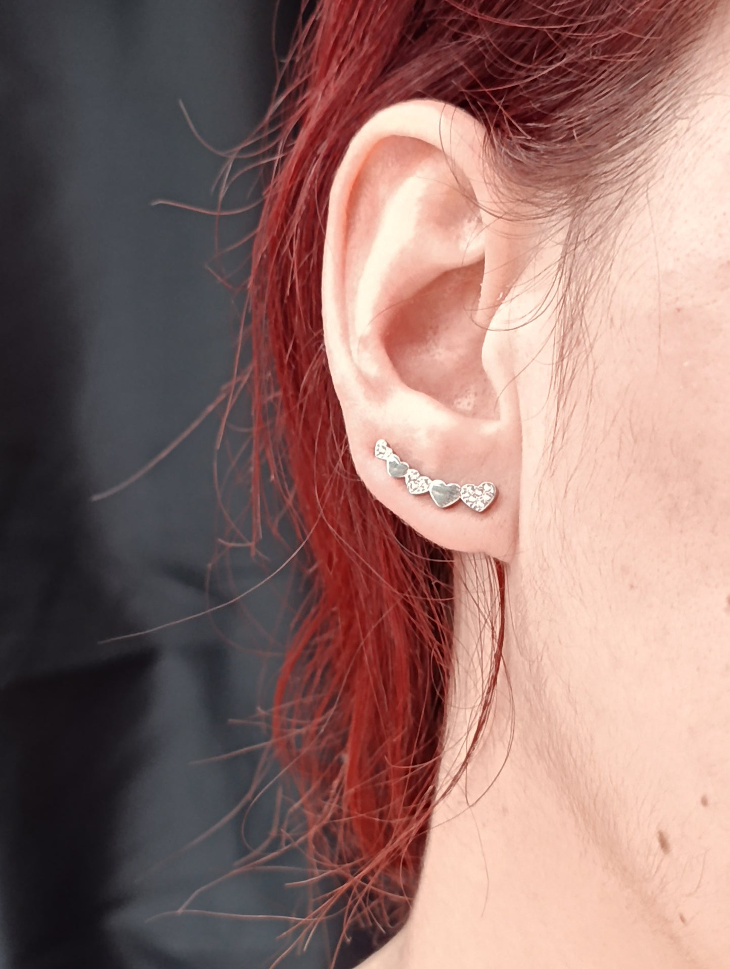 Orecchini Cuori in Fila — Acciaio Inossidabile