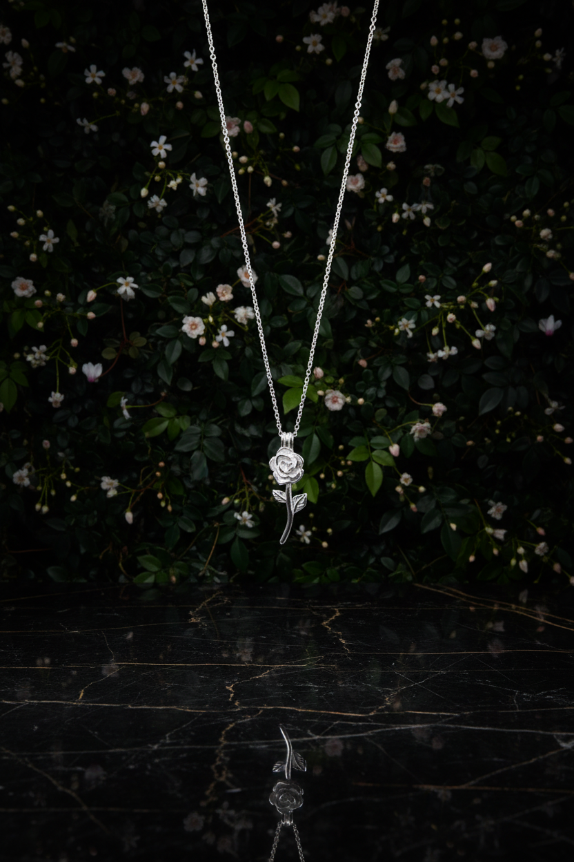 Collana Sogna Argento 🖤 Ciondolo Rosa Stilizzata in Acciaio Inossidabile 316L