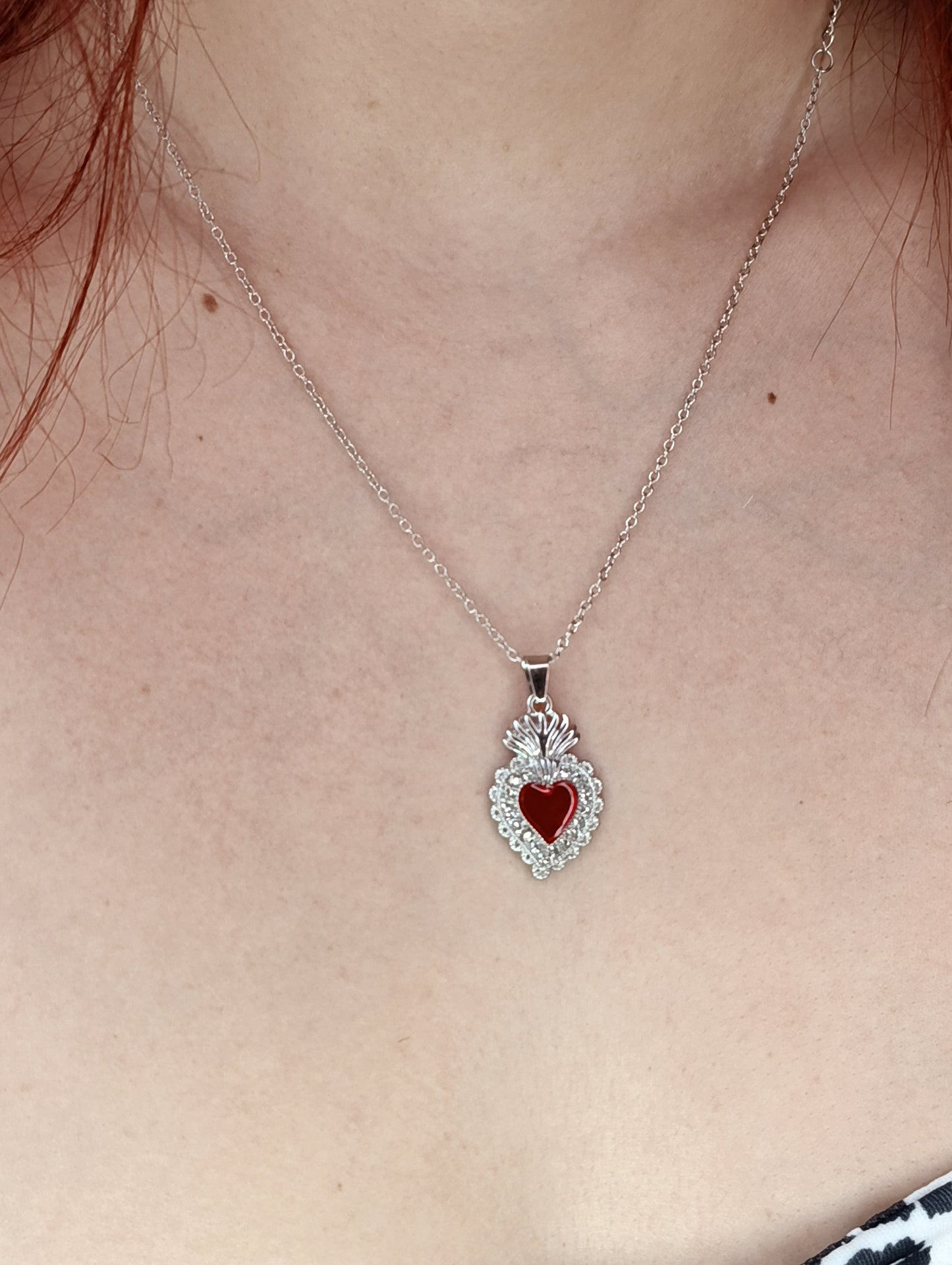 Collana Palpito d'Amore 🖤 Cuore Sacro in Acciaio Inossidabile 316L